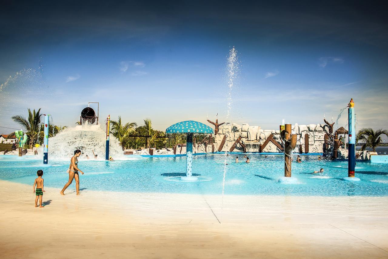 Grandes Lagos Resorts E Parque Aquatico Santa Clara d'Oeste Dış mekan fotoğraf